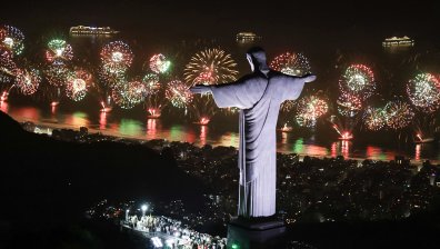 Светът празнува 2024 г. (СНИМКИ)