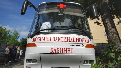 Столичани могат да се ваксинират срещу Ковид-19 и в автобус (ВИДЕО+СНИМКИ)