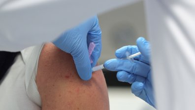 Германия вече поръчва ваксини за 2022 година