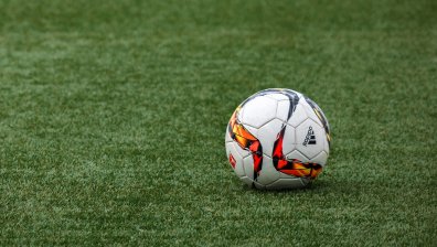 Само един заразен сред футболистите и служителите във Висшата лига 