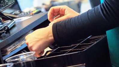 СУПТО скара депутатите - тежест за бизнеса ли е софтуерът за продажбите