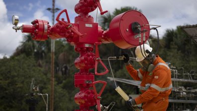 Цената на петрола се срина, причините са обективни