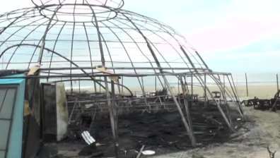 Второ заведение на плажната алея във Варна изгоря напълно