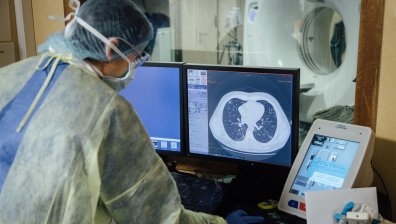 Учени: СЗО да признае, че Ковид-19 се предава и по въздушен път