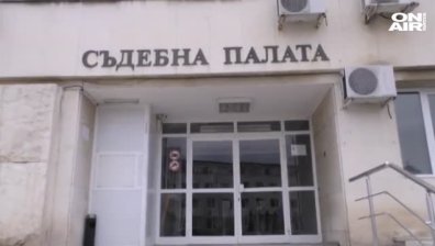 Търговищки адвокат блудствал 6 месеца с 3 малолетни момчета