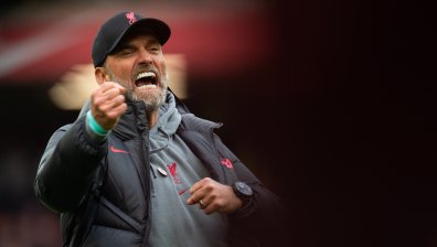 "Ливърпул" удари "Тотнъм" в спорен двубой: Клоп разтегна бедро от щастие
