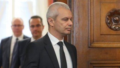 Костадин Костадинов за помощта за Украйна: Държавна измяна и престъпление