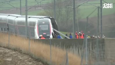 20 души са пострадали, след като влак дерайлира във Франция