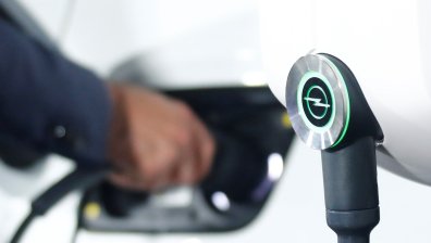 "Opel" представя първия в света електромобил за ралита 