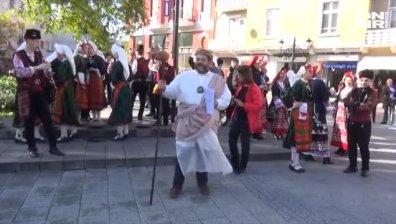 Пловдивчани и гости на града могат да опитат вино от български изби на дефилето