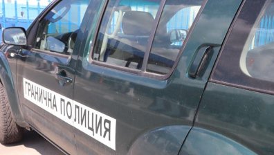 "Гранична полиция" задържа 8 каналджии на мигранти