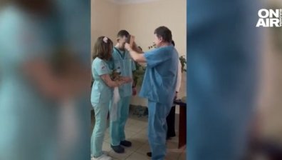 Сватба между бомби - медици се ожениха в болница в Киев