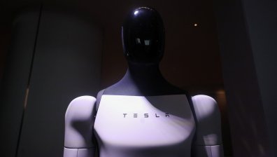 Tesla подготвя старт на хуманоидния робот Optimus