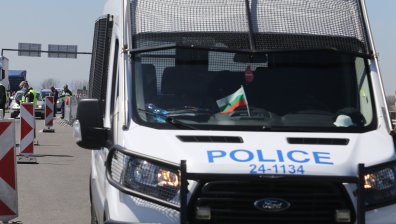 Трима в ареста в Русе, излъчвали хулигански прояви в интернет