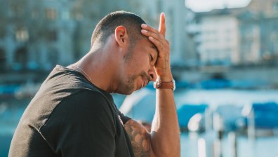 Болка зад ухото - какви са причините и симптомите?