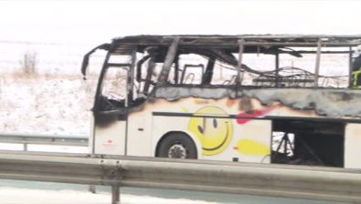 Автобус се запали в движение на АМ "Тракия", няма пострадали