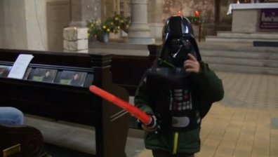 Пастор отслужи неделната служба с темата на Star Wars