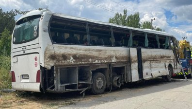 Какво остана от автобуса, който катастрофира на АМ "Тракия"