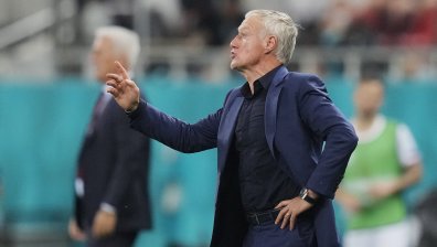 Дидие Дешан остава начело на Франция?