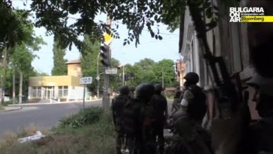 Украинска и руска техника се насочват към размирните източни райони на Украйна