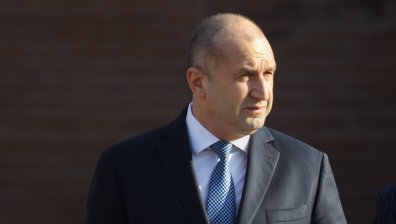 Радев към партиите: Направете си правителство и тогава искайте оставки на служебни министри