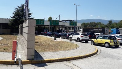 Интензивен трафик на изхода към Румъния, Гърция и на входа от Сърбия и Турция