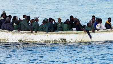 27 мигранти загинаха при преобръщане на лодки край Тунис