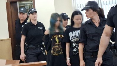 Момичетата, задържани за убийството на Георги в Пловдив, обжалват мярката си