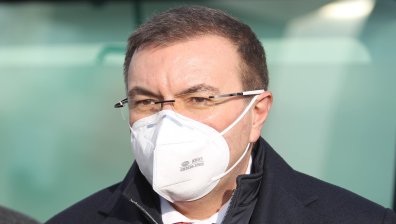 Министър Ангелов: Обмисля се разхлабването на още мерки