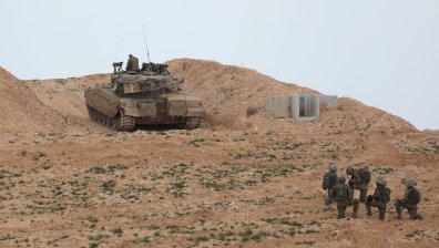 Израел удари Южен Ливан и рани най-малко 8 души, целта - "Хизбула"