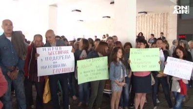 Заплатите на медиците в Ловеч и Враца вкараха Ананиев и Борисов в спор