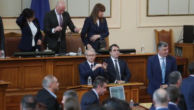 НС удължи бюджета до 31 юли: 780 лв. минимална заплата за държавен служител