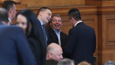 Депутатите поработиха едва 30 минути, гласуваха си почивка за Рамазан Байрам