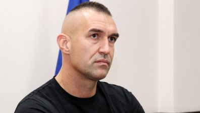 Край на рекордите: Камбуров прекратява футболната си кариера
