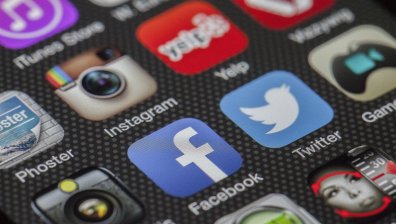 Онлайн платформите взимат мерки срещу манипулирано съдържание