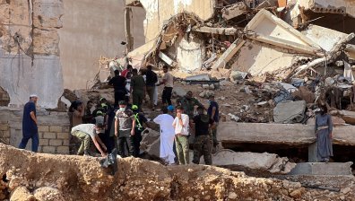 "Телата лежат навсякъде": Либия издирва над 20 000 души, водата носи експлозиви