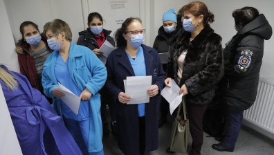 Броят на желаещите да се ваксинират в Букурещ надхвърли този на ваксините