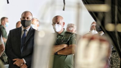 Радев коментира горещи теми при откриване на военномедицински център