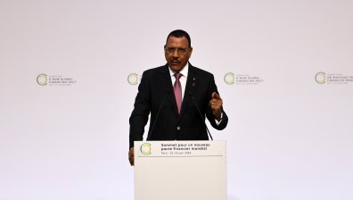 Опит за преврат в Нигер, президентът е задържан от елитната гвардия