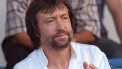 Запалиха луксозни коли на Николай Банев
