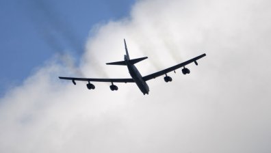 Два чужди бомбардировача B-52 са засечени да кръжат над България, имат ядрен потенциал