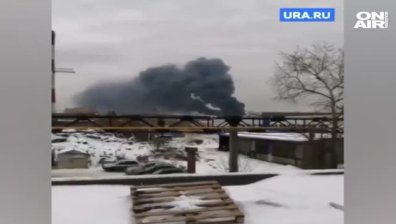 Един пострадал след голям пожар в завод за бои в Русия