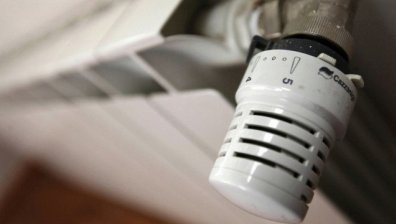 КЕВР предлага по-високи цени на парното и топлата вода от 1 юли
