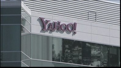 Yahoo съди Facebook