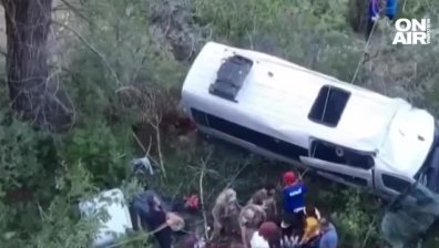 Туристически бус падна в пропаст в Турция, 19 души са ранени
