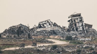 Израелски огън уби двама души в Газа