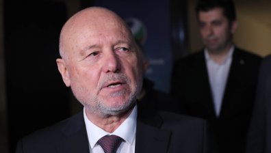 Депутати искат оставката на министъра на отбраната Тодор Тагарев