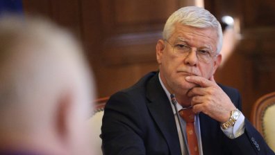 Министър Вътев: България завишава контрола на всички украински стоки