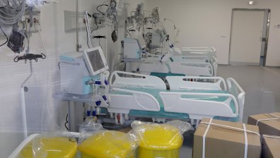 Двама загинаха, след като микробус с мигранти се преобърна в Сърбия