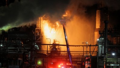 Мощен взрив в петролна рафинерия разтърси Лос Анджелис (+ВИДЕО)